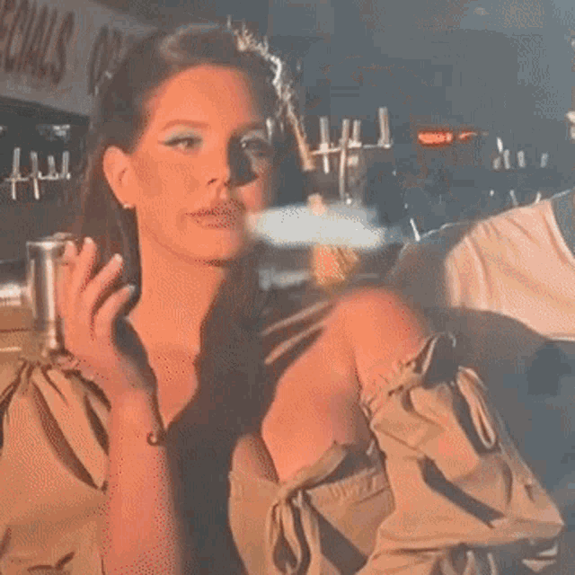 Lana Del Rey Smoking GIF - Lana Del Rey Smoking Waiting GIFs