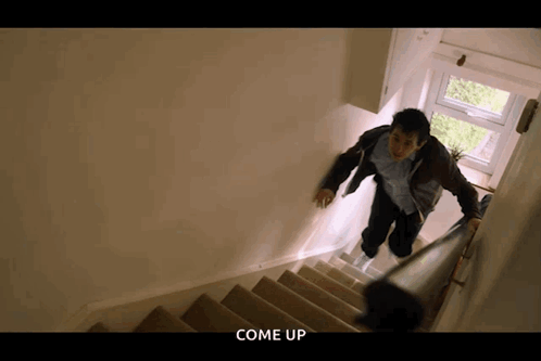 Chicken Out Run Up GIF - Chicken Out Run Up Running Up Stairs GIFs