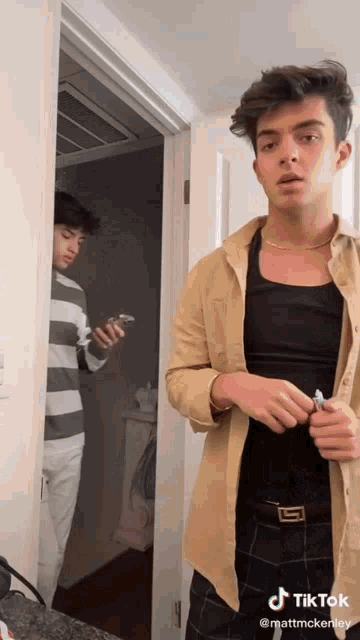 Zizzoz GIF