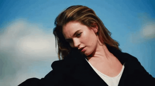 Lily James Lily Chloe Ninette Thomson GIF - Lily James Lily Chloe Ninette Thomson Smile GIFs