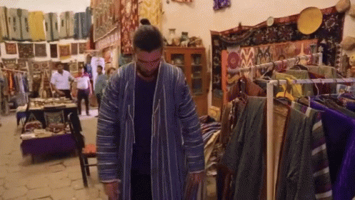 шопинг орелирешка узбекистан халат покупка GIF - Otyol I Reshka Shopping Uzbekistan GIFs