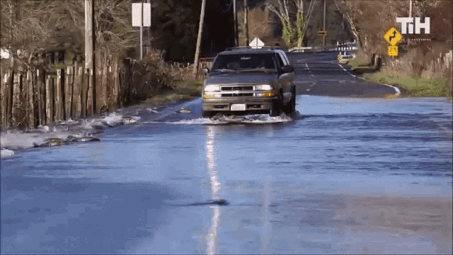 Driving Flood GIF - Driving Flood Swimming GIFs