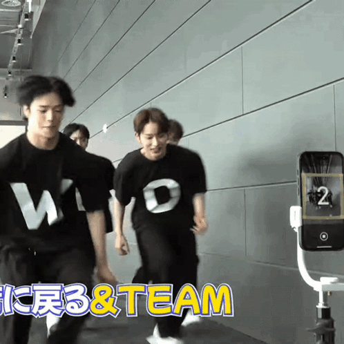 Andteam Andteam Ot9 GIF - Andteam Andteam Ot9 Andteam Taking A Picture GIFs