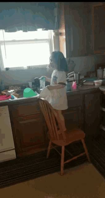 Kid Washing Dishes GIF - Kid Washing Dishes Gotmilk GIFs