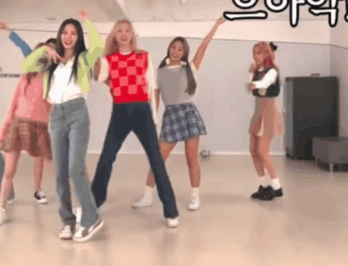 Cherrybullet Cherrygirls_9 GIF - Cherrybullet Cherrygirls_9 Cherry Bullet May GIFs