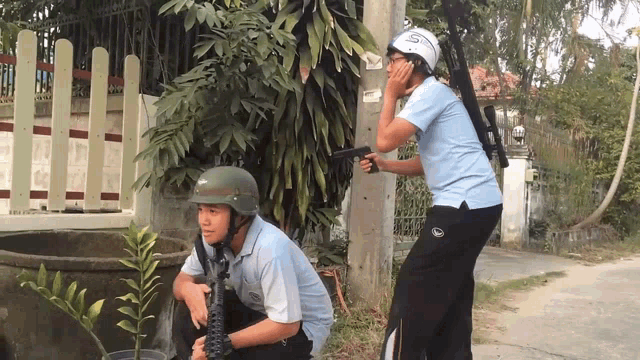 a man in a helmet with the letter s on it