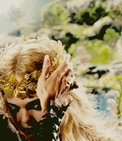 Maleficent Elle Fanning GIF - Maleficent Elle Fanning Crown GIFs