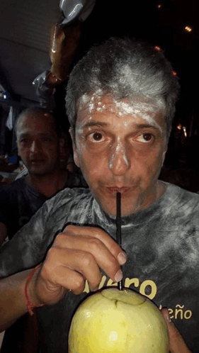 Sergio Massa Tomando Melon GIF - Sergio Massa Tomando Melon Meme GIFs