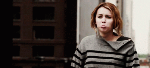 Brunettegcdess Miley Cyrus GIF - Brunettegcdess Miley Cyrus Pout GIFs