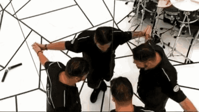 Mirrors 4of Me GIF - Mirrors 4of Me All For One GIFs