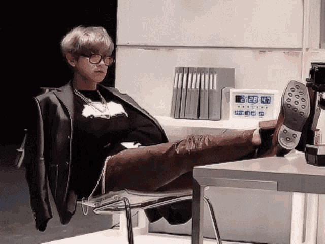 Chilling Resting GIF - Chilling Resting Chanyeol GIFs