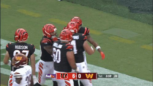 a football game is being played with a score of 6 to 0