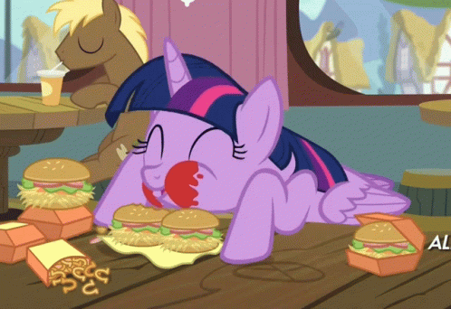 My Little Pony Twilight Sparkle GIF - My Little Pony Twilight Sparkle Eating GIFs