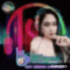 a colorful painting of a woman with the word vivavideo below her
