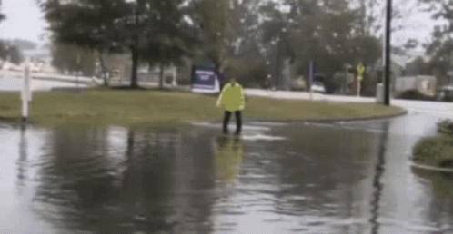 Brandon Copic Storm Chaser GIF - Brandon Copic Storm Chaser Storm Seeker GIFs