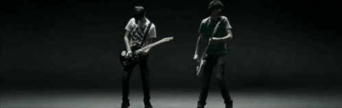 Bloc Party Russell Lissack GIF - Bloc Party Russell Lissack Gordon Moakes GIFs