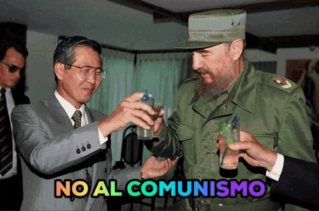 a man in a suit and tie is toasting with a man in a military uniform with the words no al comunismo above him