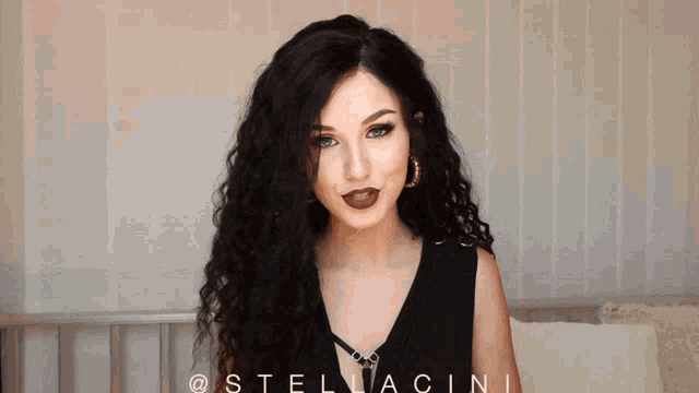 Stella Cini Beautiful Girl GIF - Stella Cini Beautiful Girl White Nails GIFs