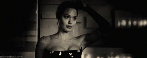 How You Doin Angela Jolie GIF - How You Doin Angela Jolie Mr And Mrs Smith GIFs
