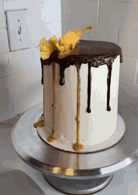 Cake Birthday GIF - Cake Birthday Happy GIFs
