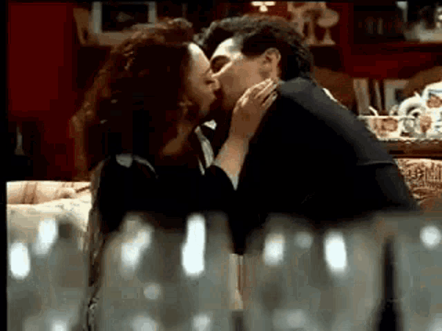 Eliane Giardini Kiss GIF - Eliane Giardini Kiss Love GIFs