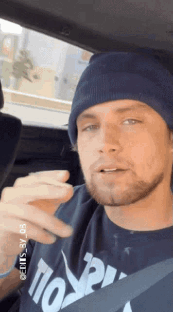 Whiteyy Whiteyy18 GIF