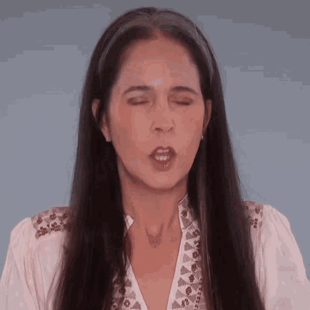 Which One Is It Here Rachel Smith GIF - Which One Is It Here Rachel Smith Rachels English GIFs
