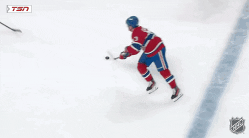 a hockey player with the number 71 on the back of his shirt