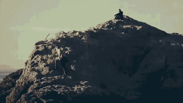 Rock Climbing Foy Vance GIF - Rock Climbing Foy Vance Joy Of Nothing GIFs