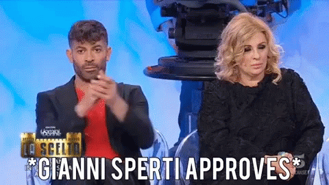 Gianni Sperti Approves Uominiedonne GIF - Gianni Sperti Approves Uominiedonne Applauso GIFs