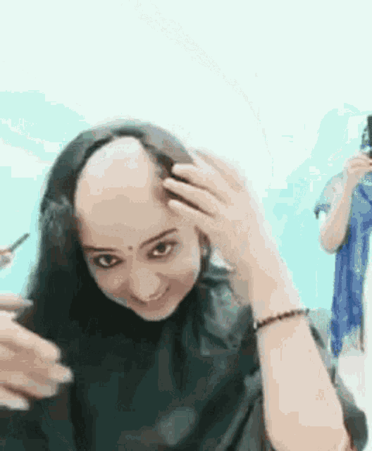 Baldwomen Headshave GIF - Baldwomen Bald Headshave GIFs