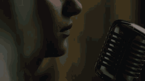ليالي أوجيني رومنسي رمضان حزن شفايف دموع ميكروفون GIF