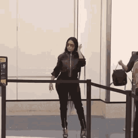Nicki Minaj Pose GIF - Nicki Minaj Pose Posing GIFs