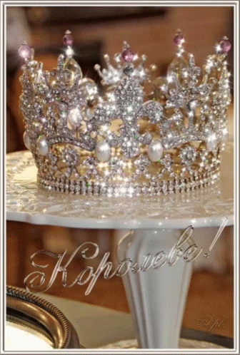Queen Crown GIF - Queen Crown GIFs