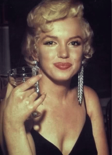 Marilyn Monroe GIF - Marilyn Monroe Wink GIFs