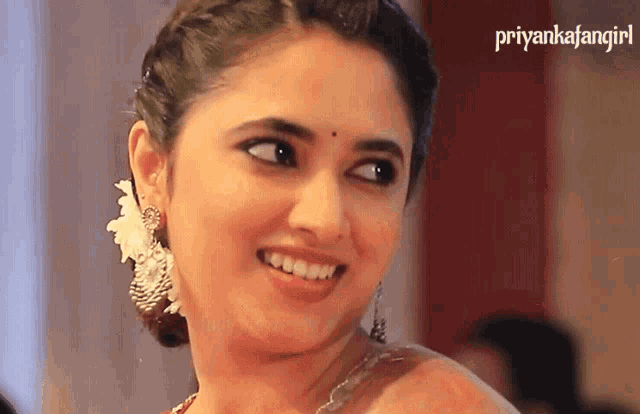 Lol Priyanka Mohan GIF - Lol Priyanka Mohan Smile GIFs