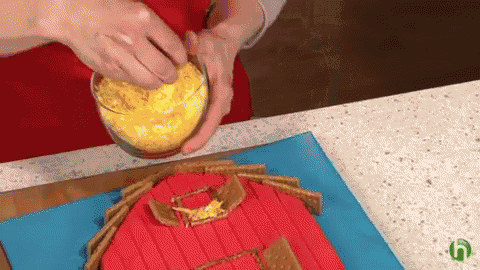 How To Make A Barn Cake And Farm Animal Cupcakes GIF - Dessert Cupcakes Farmanimals GIFs