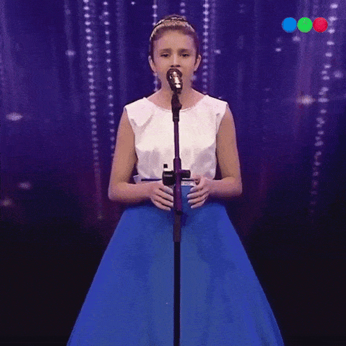 Cantando Fiorella Gerardi GIF - Cantando Fiorella Gerardi Got Talent Argentina GIFs