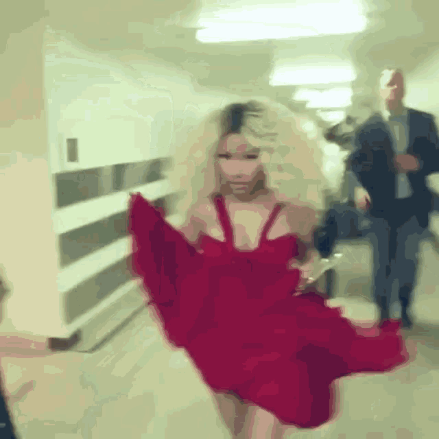 Nicki Minaj Bye GIF - Nicki Minaj Bye Running Late GIFs