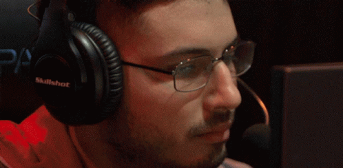 Concentrate Focus GIF - Concentrate Focus Gamer GIFs
