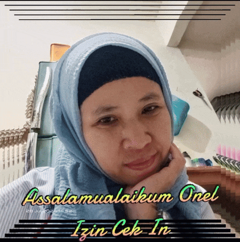 a woman wearing a blue head scarf with the words assalamualaikum onel izin cek in on the bottom