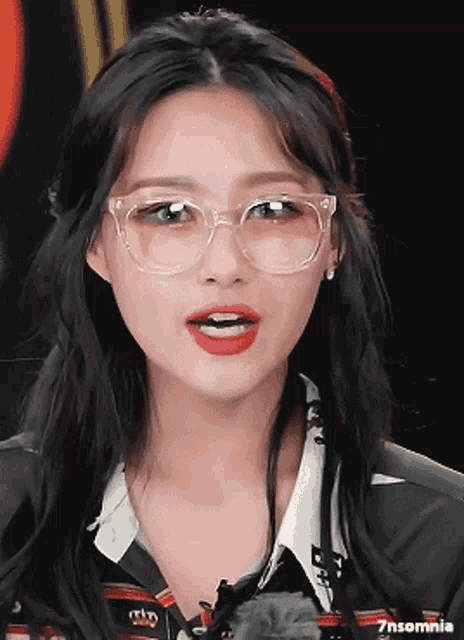 Siyeon Dreamcatcher GIF - Siyeon Dreamcatcher Glasses GIFs
