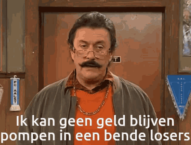 a man with glasses and a mustache says ik kan geen geld blijven pompen