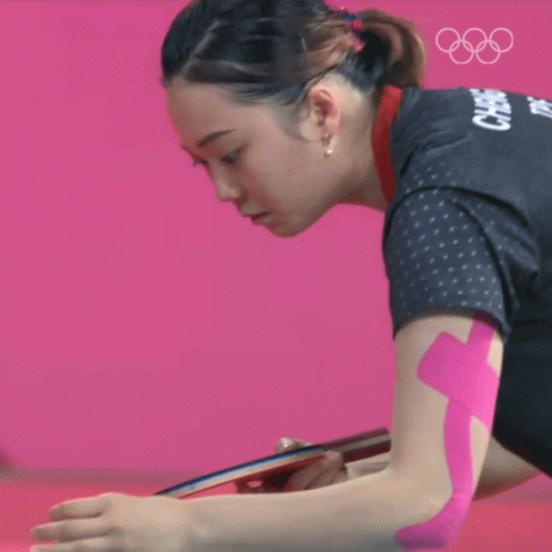 Holding The Ball Cheng Hsien Tzu GIF - Holding The Ball Cheng Hsien Tzu Chinese Taipei Team GIFs
