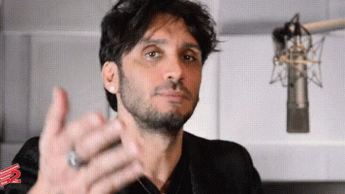 Fabrizio Fabrizio Moro GIF - Fabrizio Fabrizio Moro Thumbs Up GIFs