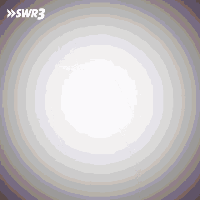 a gray background with the letters swr3 on top
