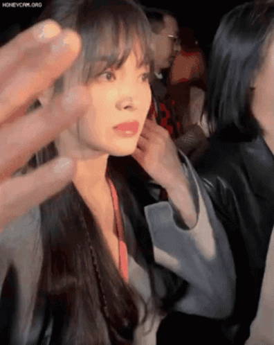 Songhyekyo Fendi GIF - Songhyekyo Fendi Fashion Show GIFs