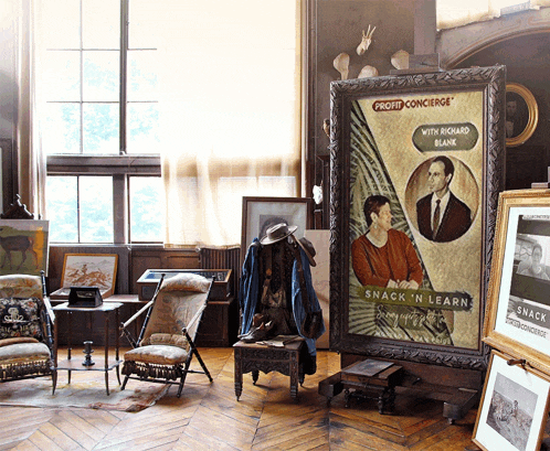 a room with a painting that says snack n learn on it