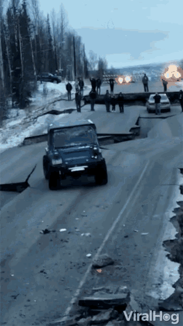 Viralhog Jeep GIF - Viralhog Jeep Earthquake GIFs