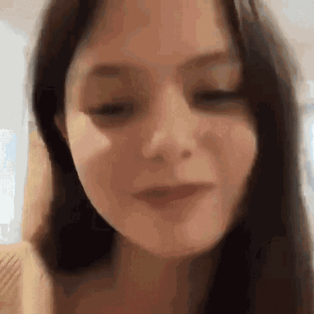 Holding Smile Becky Armstrong GIF - Holding Smile Becky Armstrong Freenbecky GIFs
